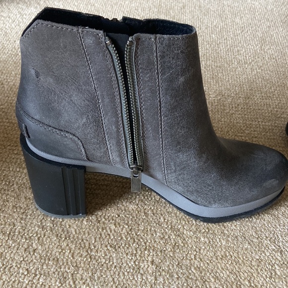 New Sorel boots! - Picture 3 of 5